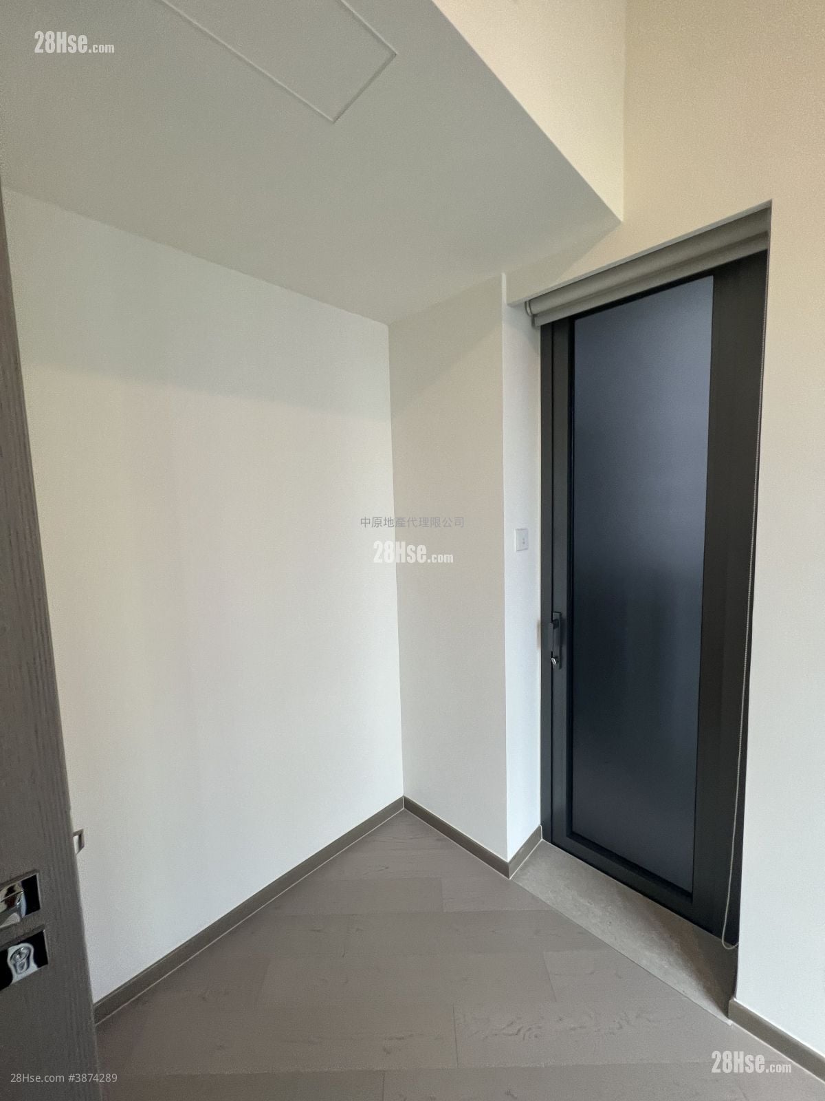 Novo Land Sell 2 Bedrooms , 1 Bathroom 417 ft²