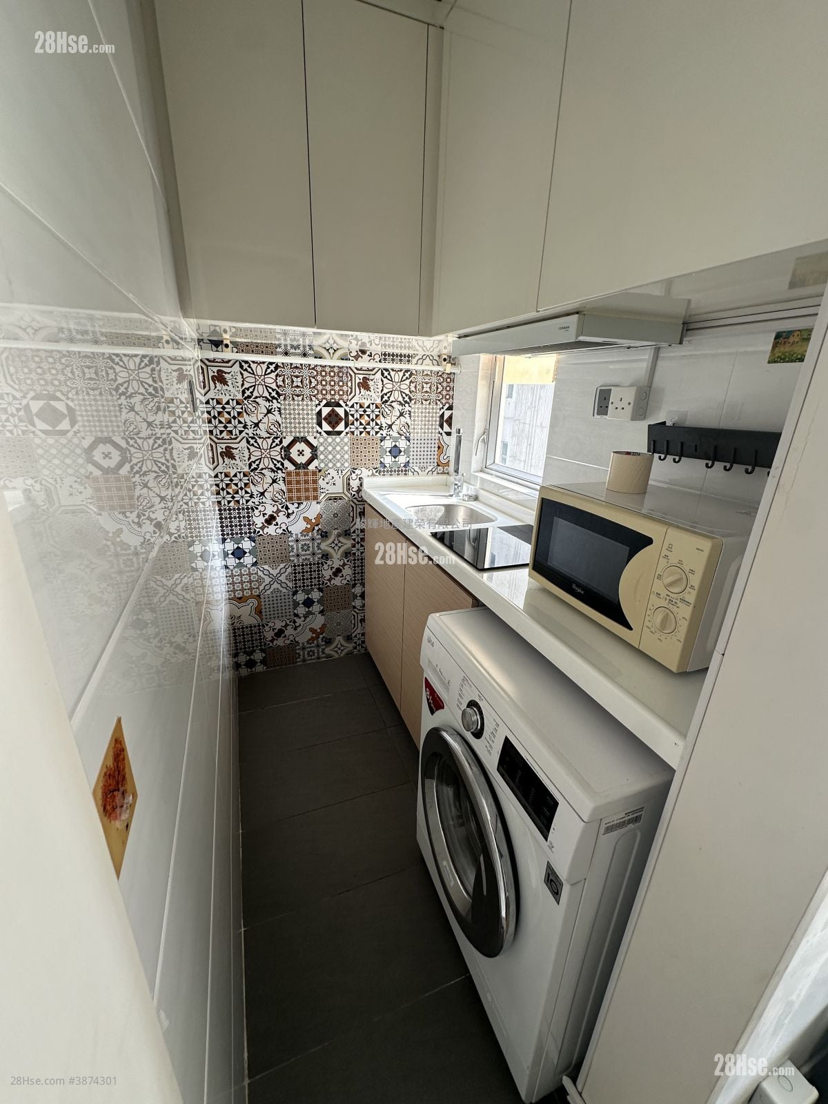 Winfield Building Rental Studio , 1 Bathroom 189 ft²