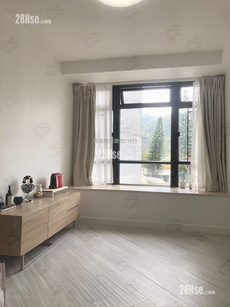 Kornhill Rental 2 Bedrooms , 1 Bathroom 529 ft²