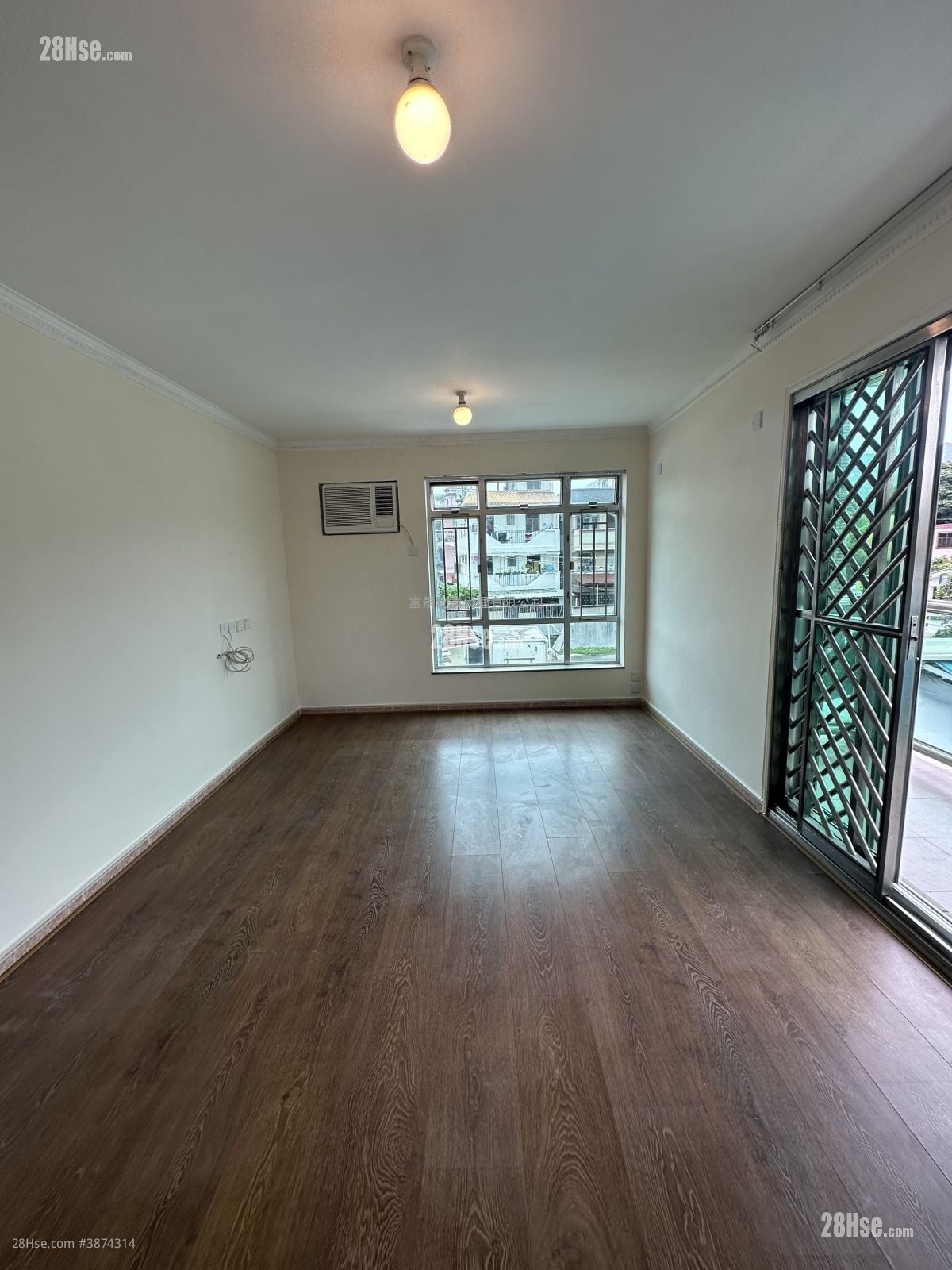 Village Rental 3 Bedrooms , 1 Bathroom 653 ft²