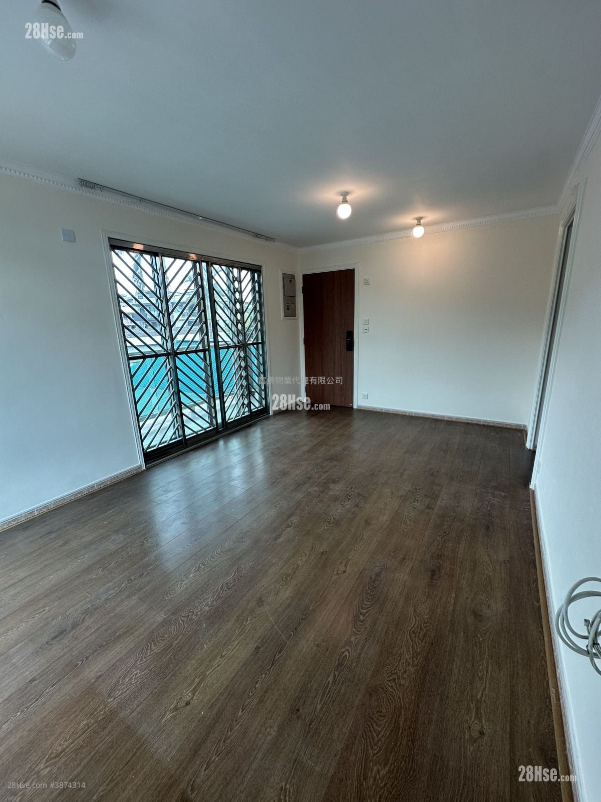 Village Rental 3 Bedrooms , 1 Bathroom 653 ft²