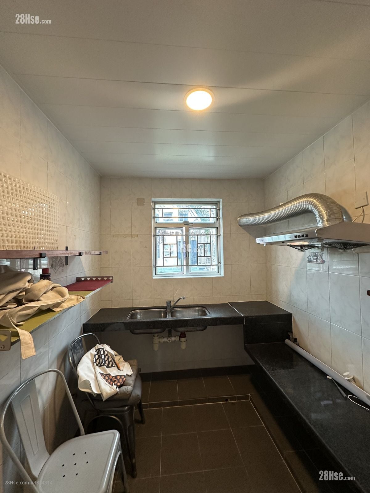 Village Rental 3 Bedrooms , 1 Bathroom 653 ft²