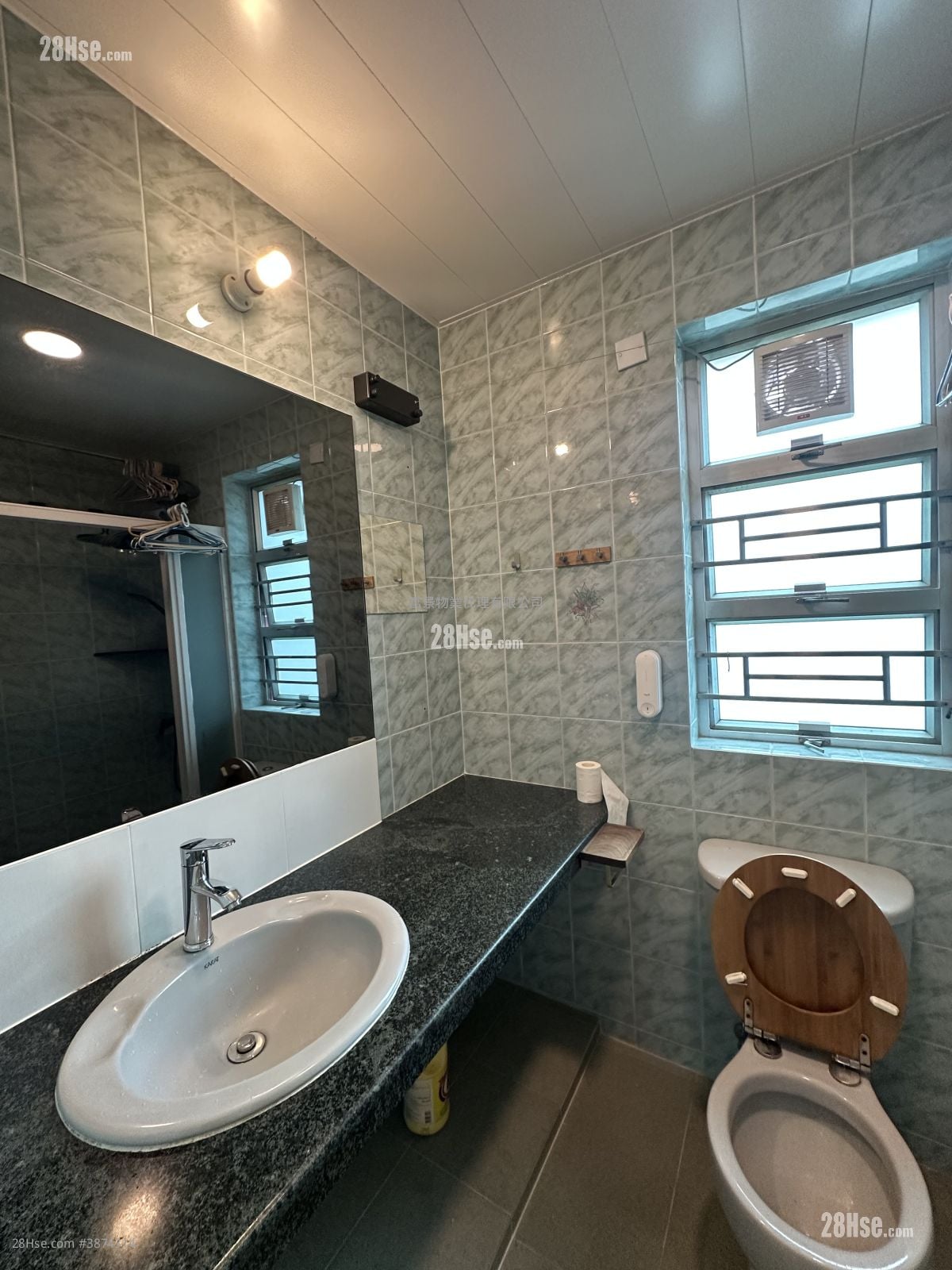 Village Rental 3 Bedrooms , 1 Bathroom 653 ft²