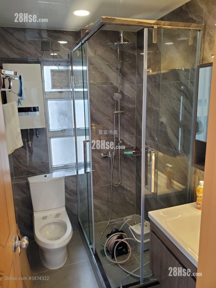 New Kwai Fong Gardens Sell 2 Bedrooms , 1 Bathroom 418 ft²