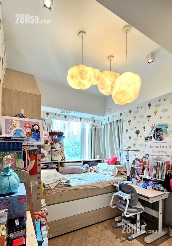 bedroom 1: The Legend Sell 3 Bedrooms , 3 Bathrooms 1,387 ft²