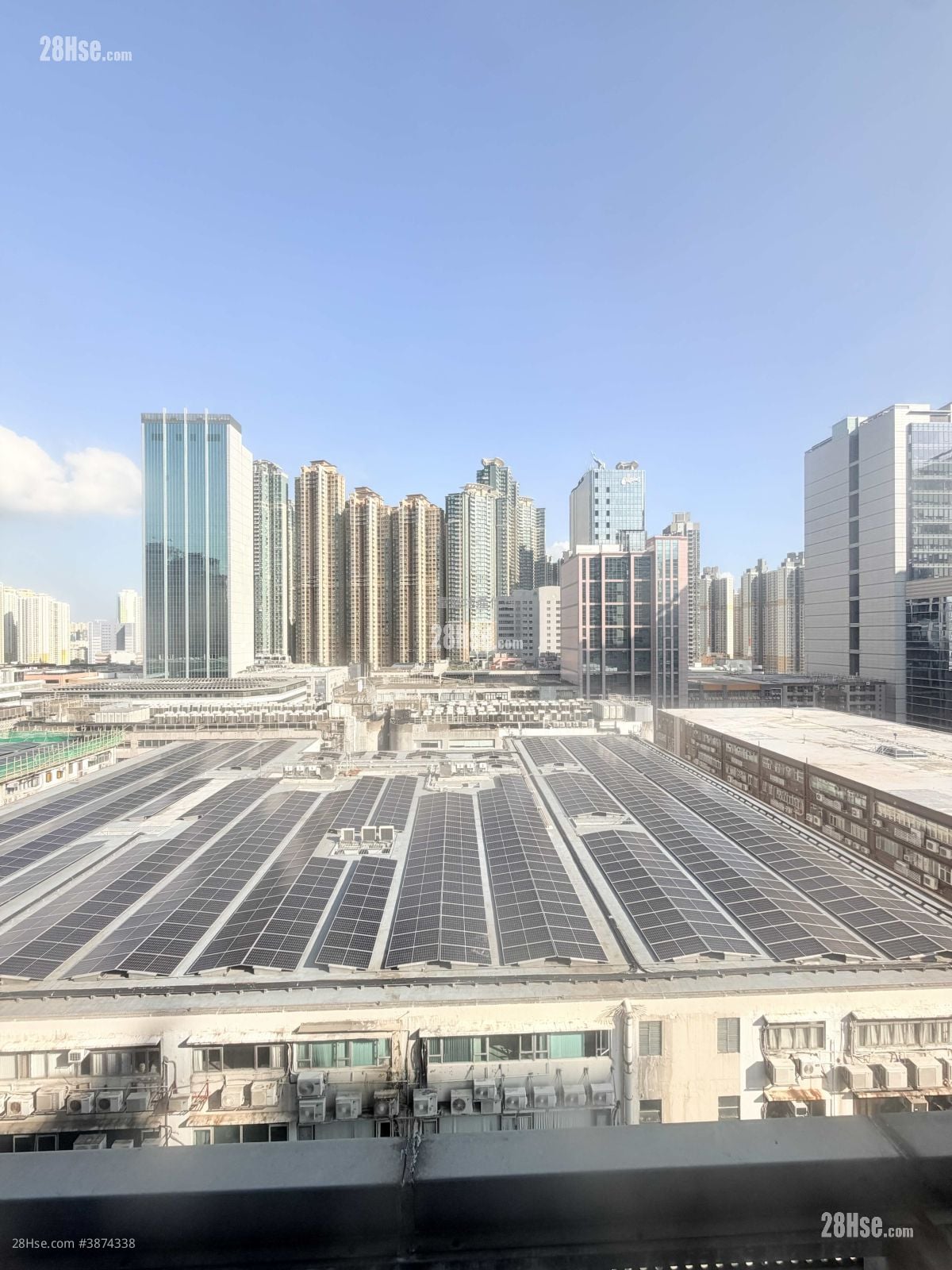 Trendy Centre Rental 430 ft²