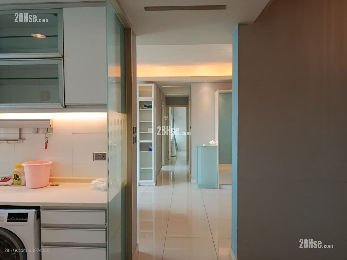 Tung Chung Crescent Rental 2 Bedrooms , 2 Bathrooms 813 ft²