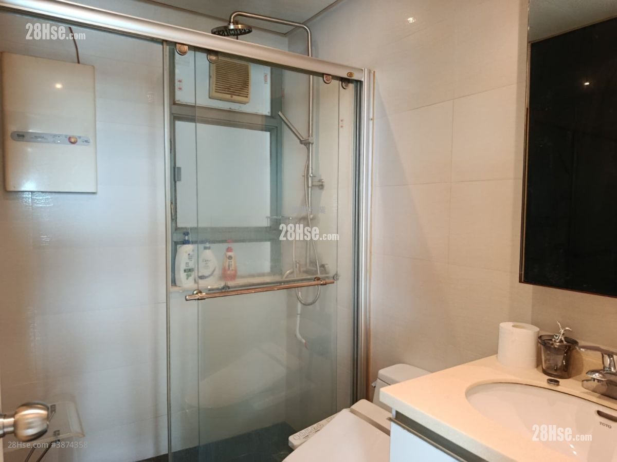 Tung Chung Crescent Rental 2 Bedrooms , 2 Bathrooms 813 ft²