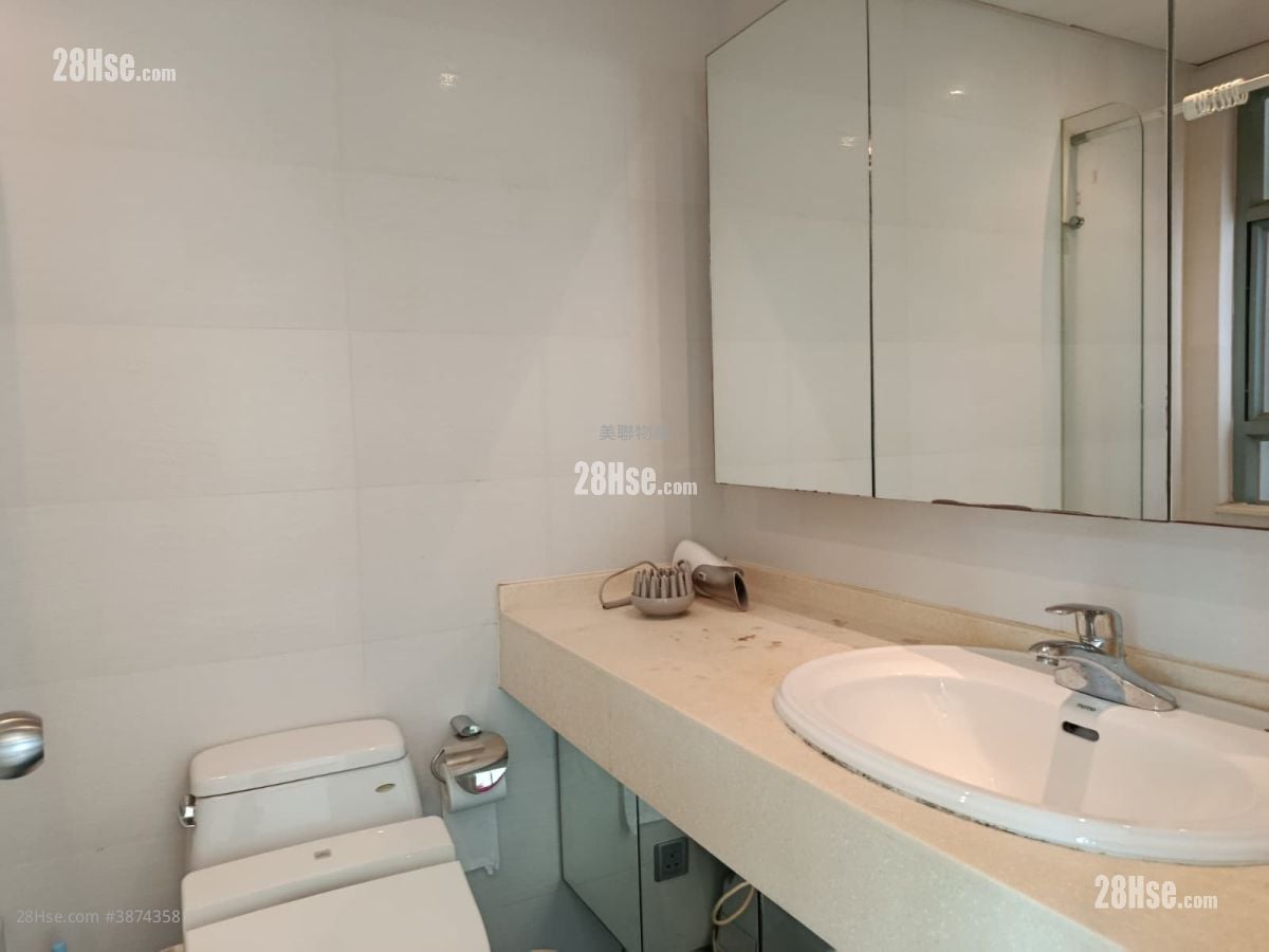 Tung Chung Crescent Rental 2 Bedrooms , 2 Bathrooms 813 ft²