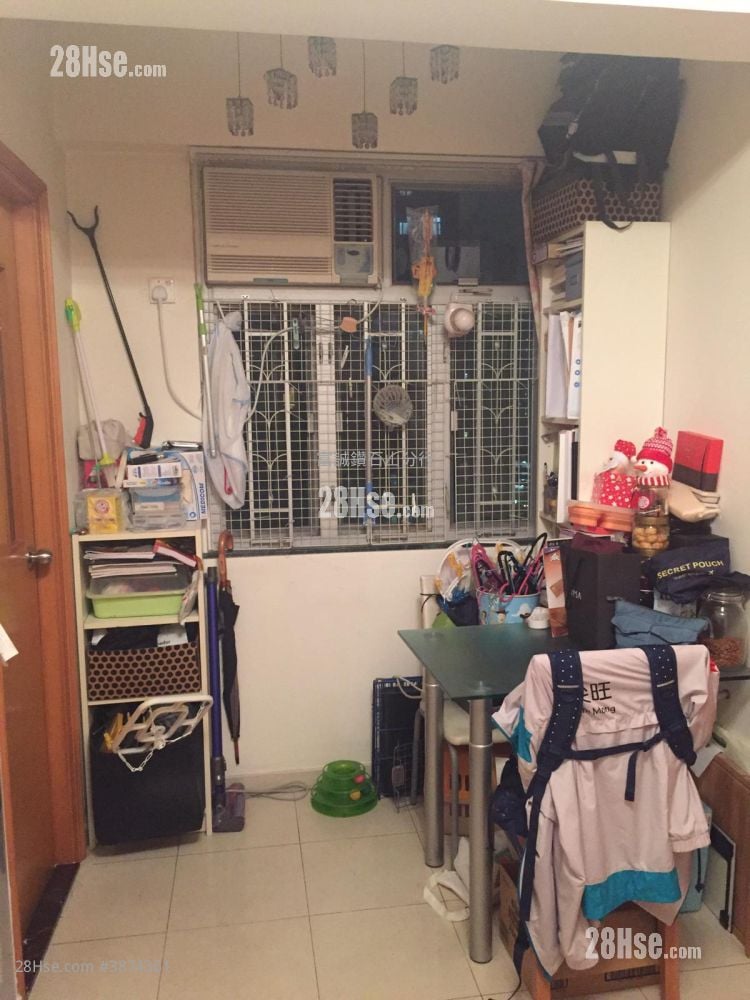 Tsui Fung Building Sell 2 Bedrooms , 1 Bathroom 286 ft²