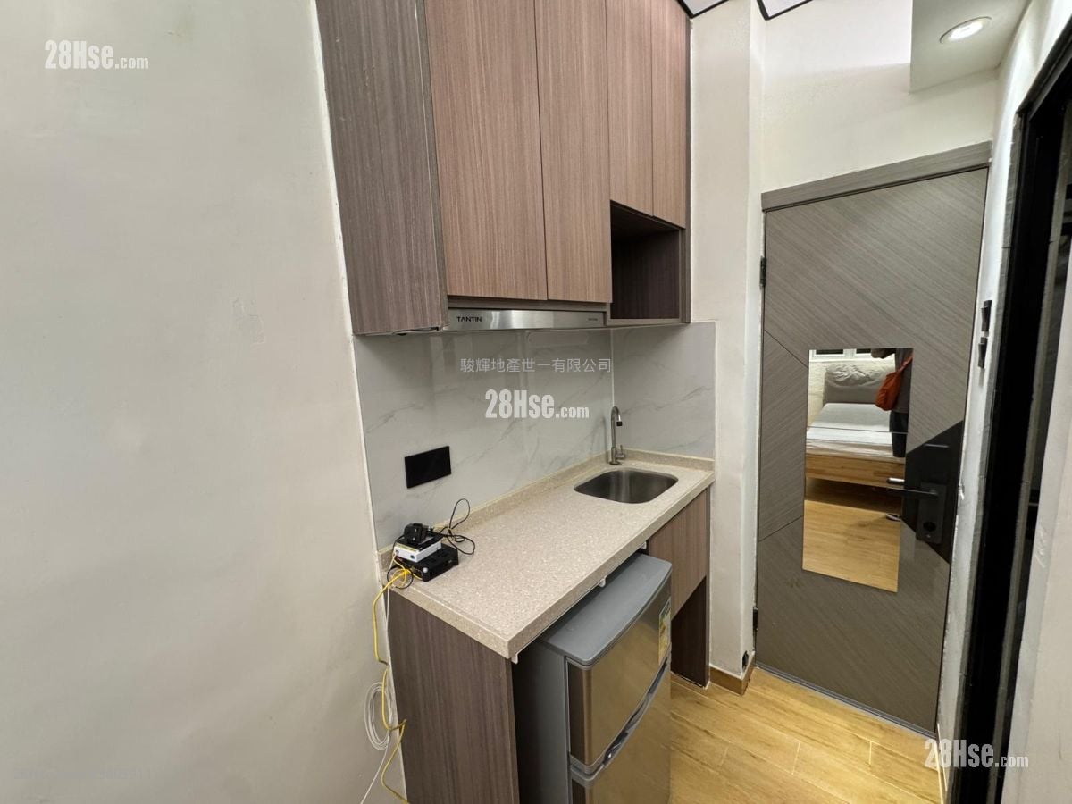 Hoi To Building Rental 1 Bedroom , 1 Bathroom 748 ft²