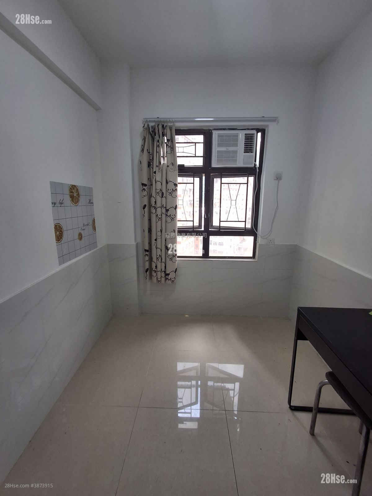 Hutchison Estate Rental 110 ft²