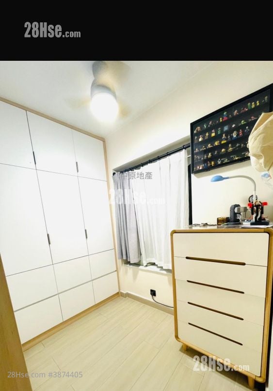 New Kwai Fong Gardens Sell 2 Bedrooms 408 ft²