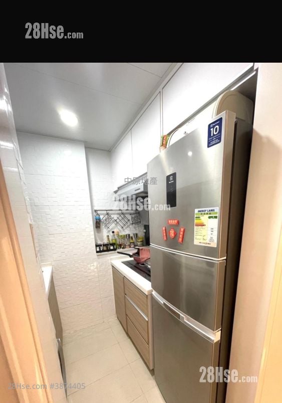 New Kwai Fong Gardens Sell 2 Bedrooms 408 ft²