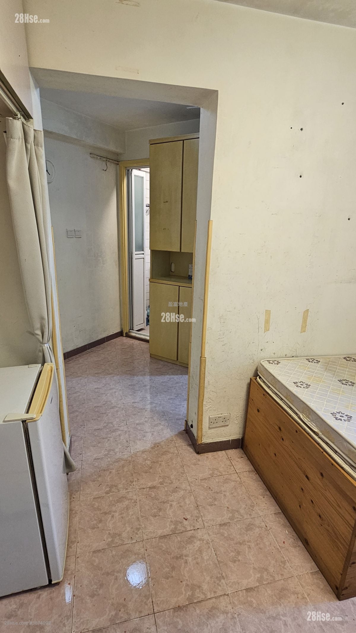 Tung Lam Court Sell 1 Bedroom , 1 Bathroom 214 ft²