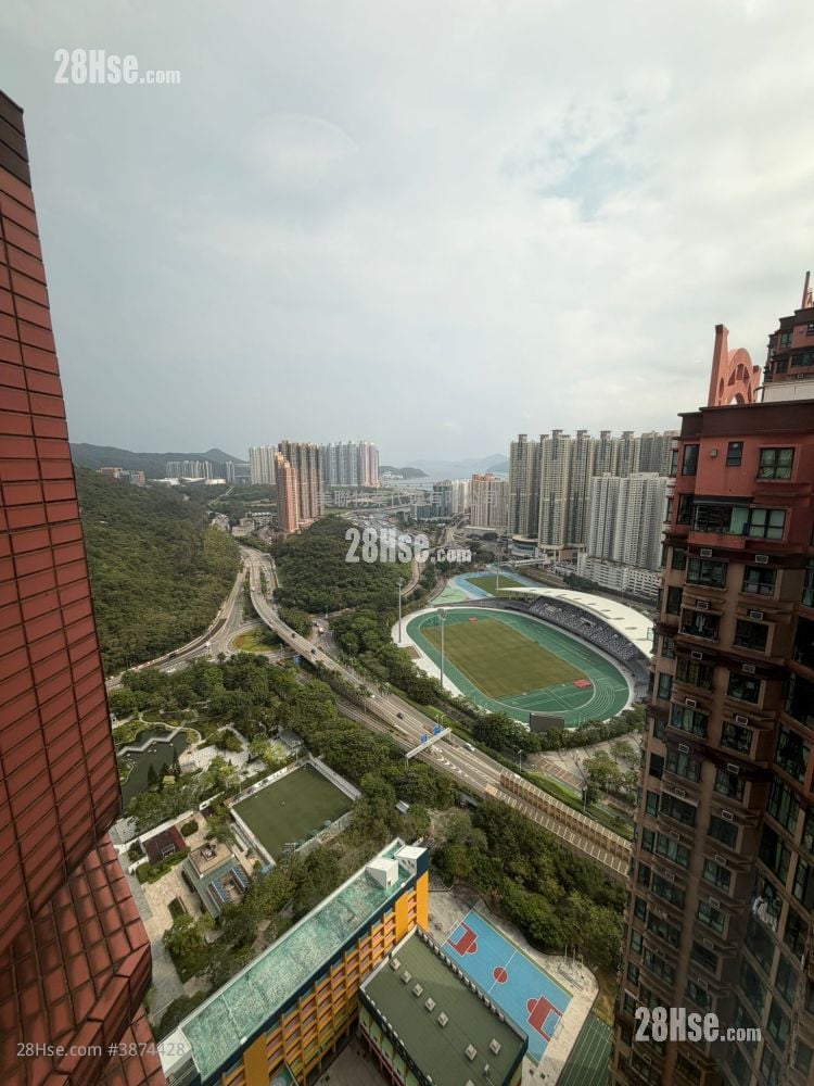 Nan Fung Plaza Sell 4 Bedrooms , 2 Bathrooms 1,227 ft²
