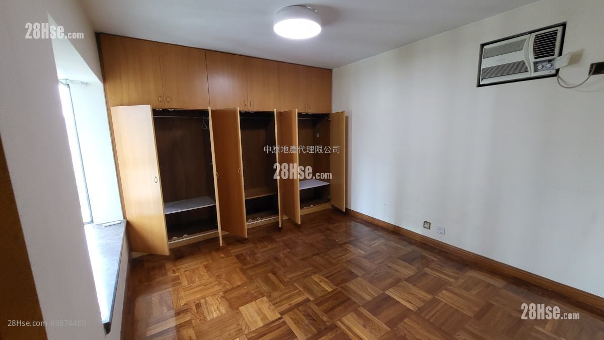 Royal Ascot Sell 3 Bedrooms , 3 Bathrooms 1,039 ft²