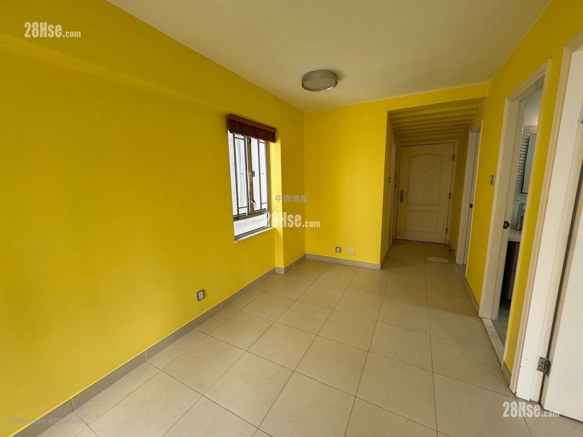New Kwai Fong Gardens Sell 2 Bedrooms 400 ft²