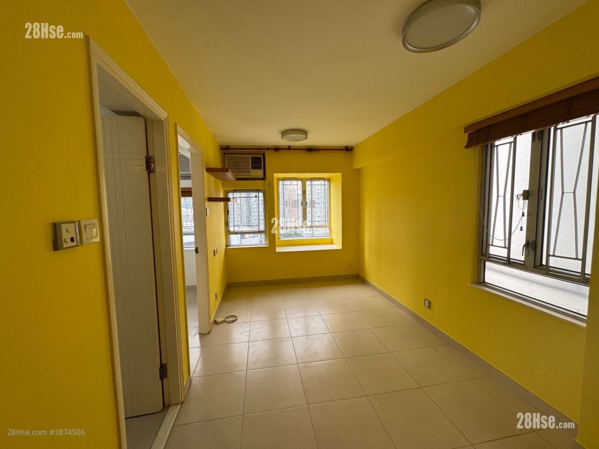 New Kwai Fong Gardens Sell 2 Bedrooms 400 ft²