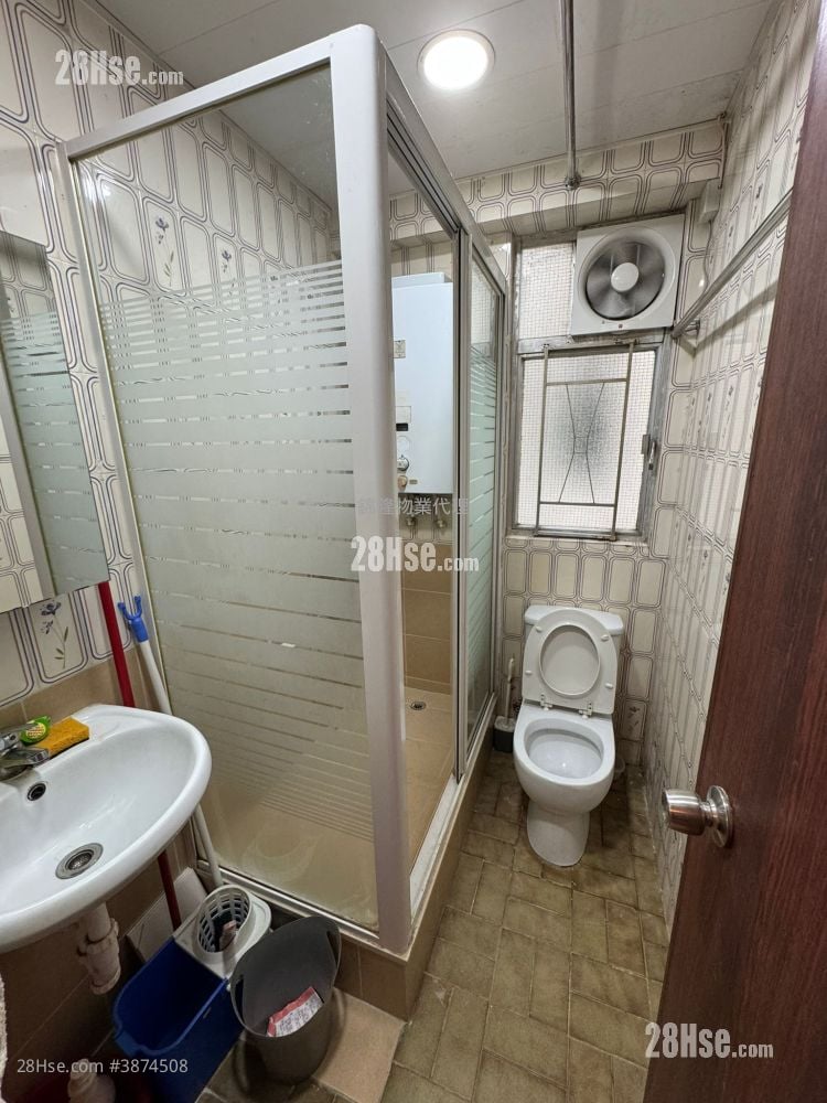 Wyler Gardens Sell 2 Bedrooms , 1 Bathroom 369 ft²