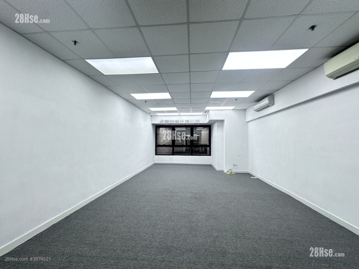 Peninsula Tower Rental Studio 634 ft²