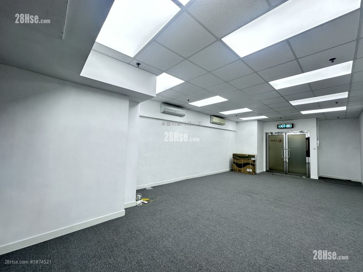 Peninsula Tower Rental Studio 634 ft²