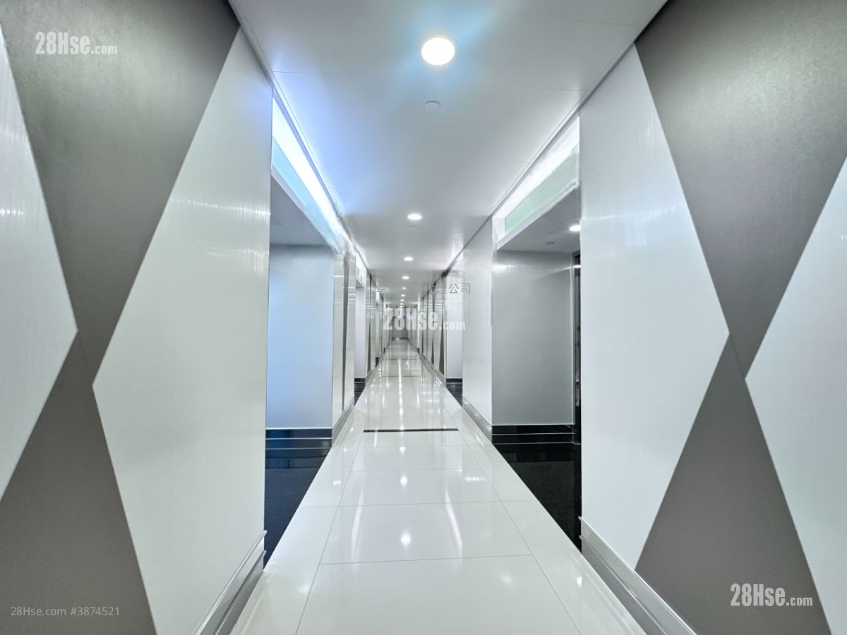Peninsula Tower Rental Studio 634 ft²
