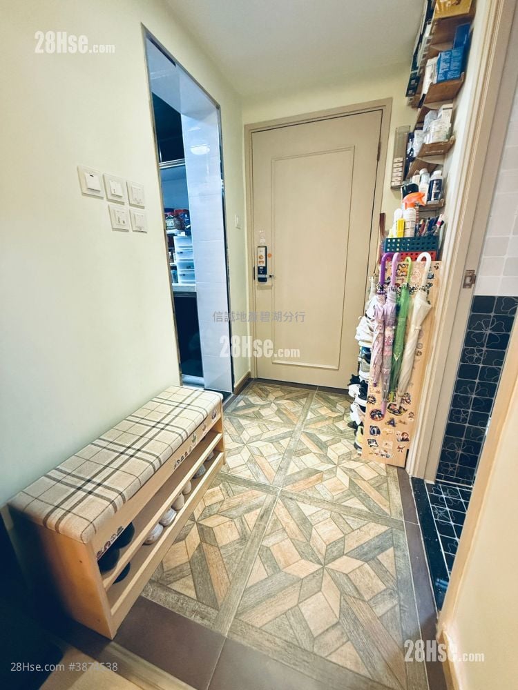 Yan Shing Court Sell 3 Bedrooms , 1 Bathroom 645 ft²
