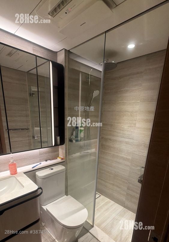 High Park Sell 1 Bedroom 320 ft²