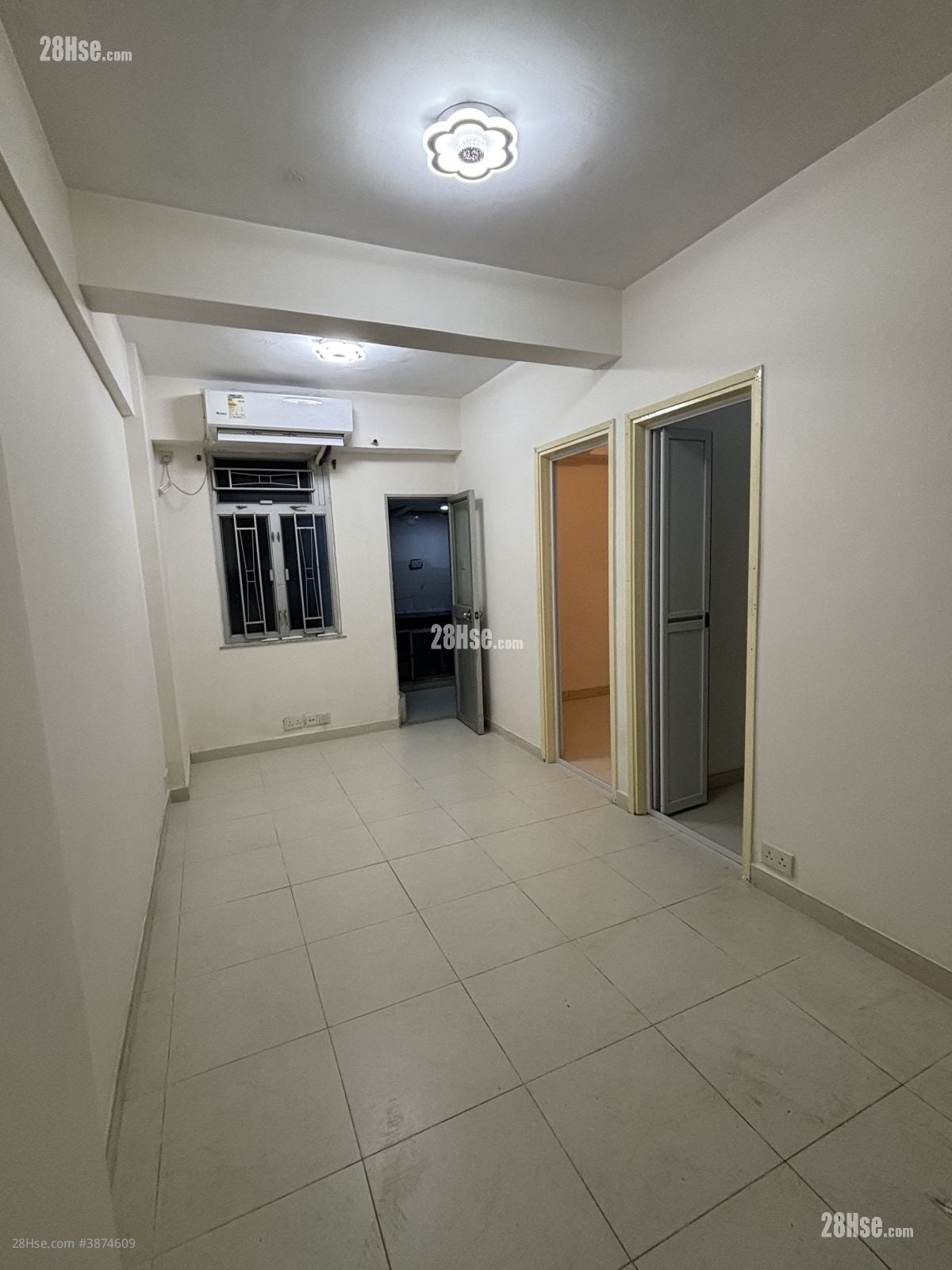Lung Wai Building Rental 2 Bedrooms , 1 Bathroom 270 ft²