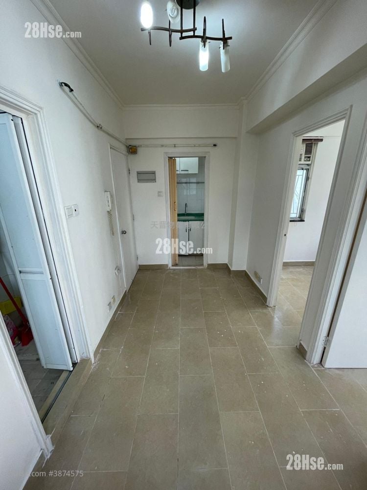 Fu Yip Building Sell 2 Bedrooms , 1 Bathroom 253 ft²