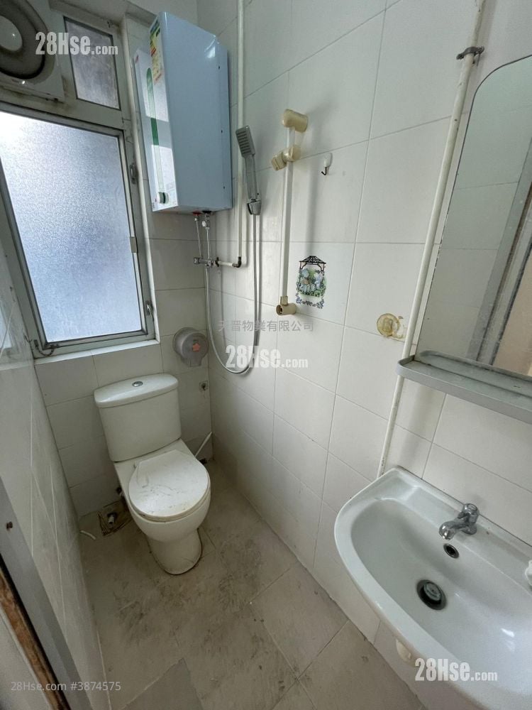 Fu Yip Building Sell 2 Bedrooms , 1 Bathroom 253 ft²