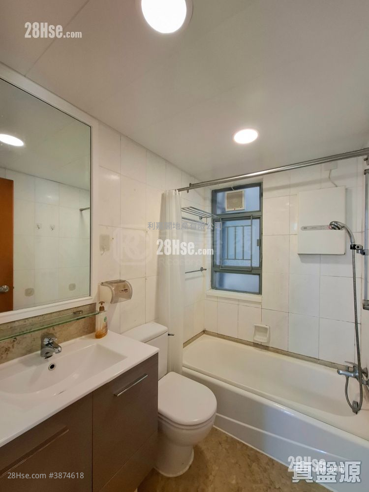 Tung Chung Crescent Sell 2 Bedrooms 531 ft²
