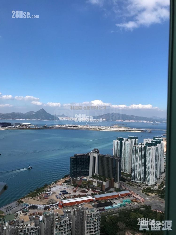 Coastal Skyline Sell 3 Bedrooms 1,408 ft²