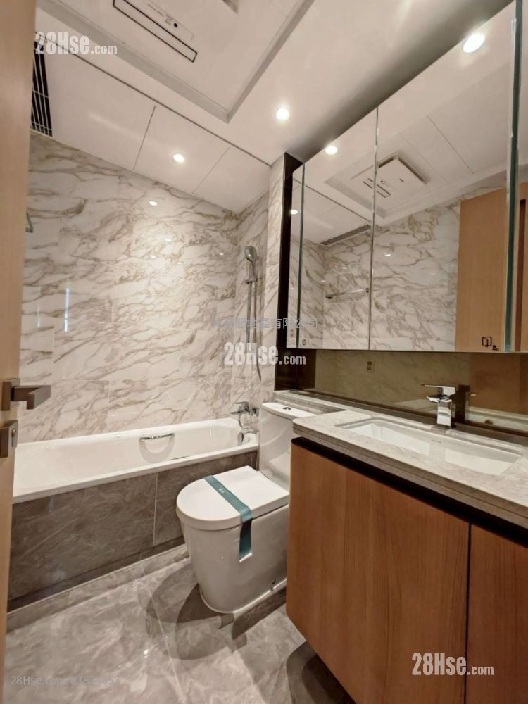 Grand Mayfair  Sell 2 Bedrooms , 1 Bathroom 445 ft²