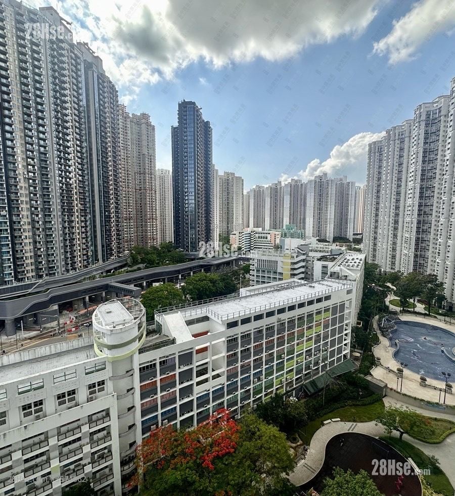 Kingswood Villas Sell 2 Bedrooms 446 ft²