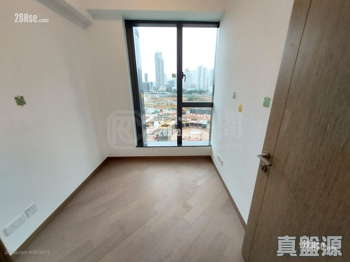 Upper River Bank Rental 760 ft²