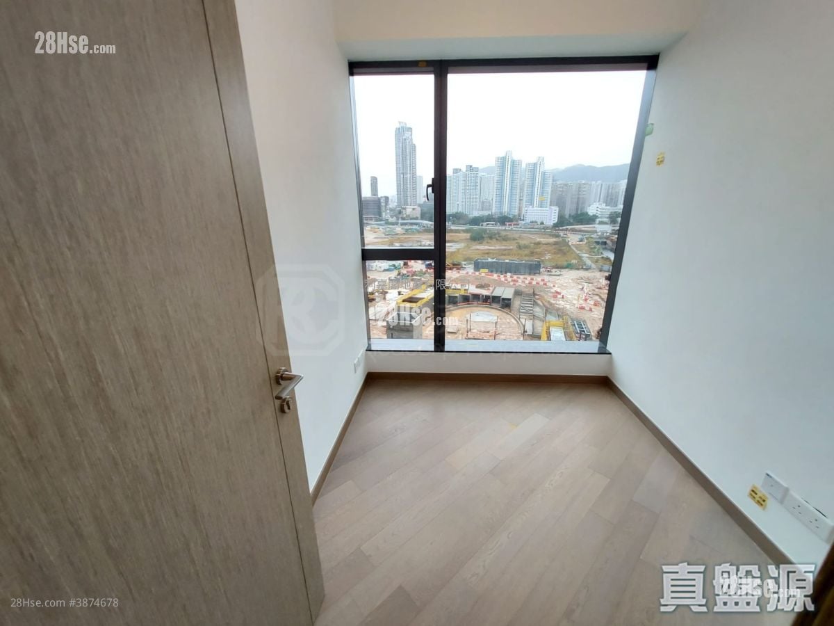 Upper River Bank Rental 760 ft²