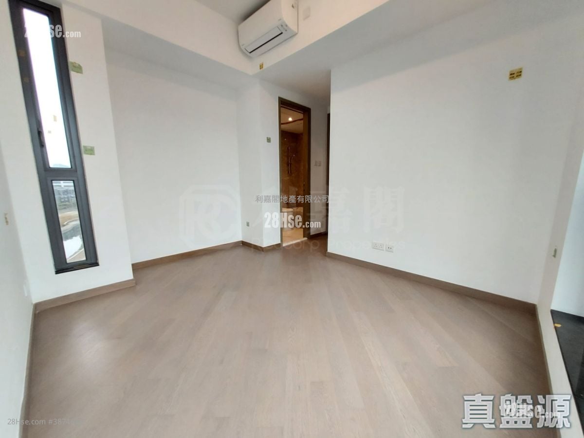 Upper River Bank Rental 760 ft²