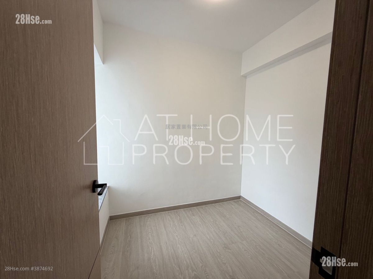 Centenary Mansion Rental 2 Bedrooms , 1 Bathroom 397 ft²