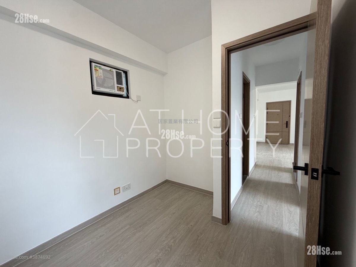 Centenary Mansion Rental 2 Bedrooms , 1 Bathroom 397 ft²