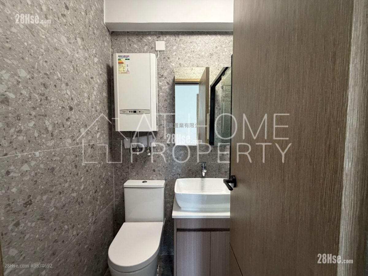 Centenary Mansion Rental 2 Bedrooms , 1 Bathroom 397 ft²