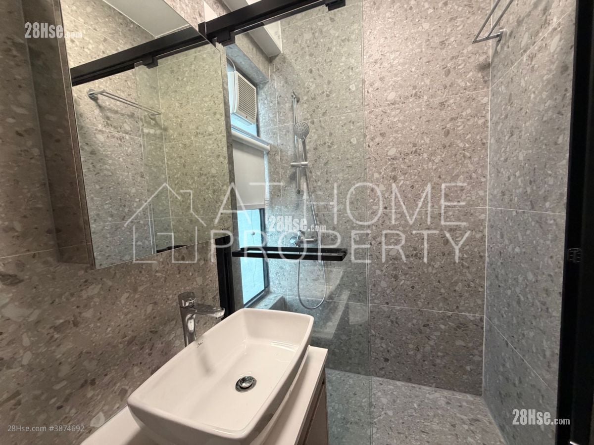 Centenary Mansion Rental 2 Bedrooms , 1 Bathroom 397 ft²