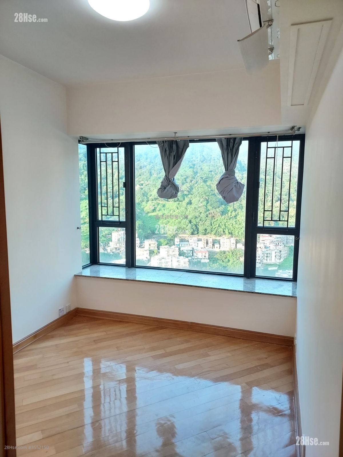 Castello Sell 2 Bedrooms , 1 Bathroom 547 ft²