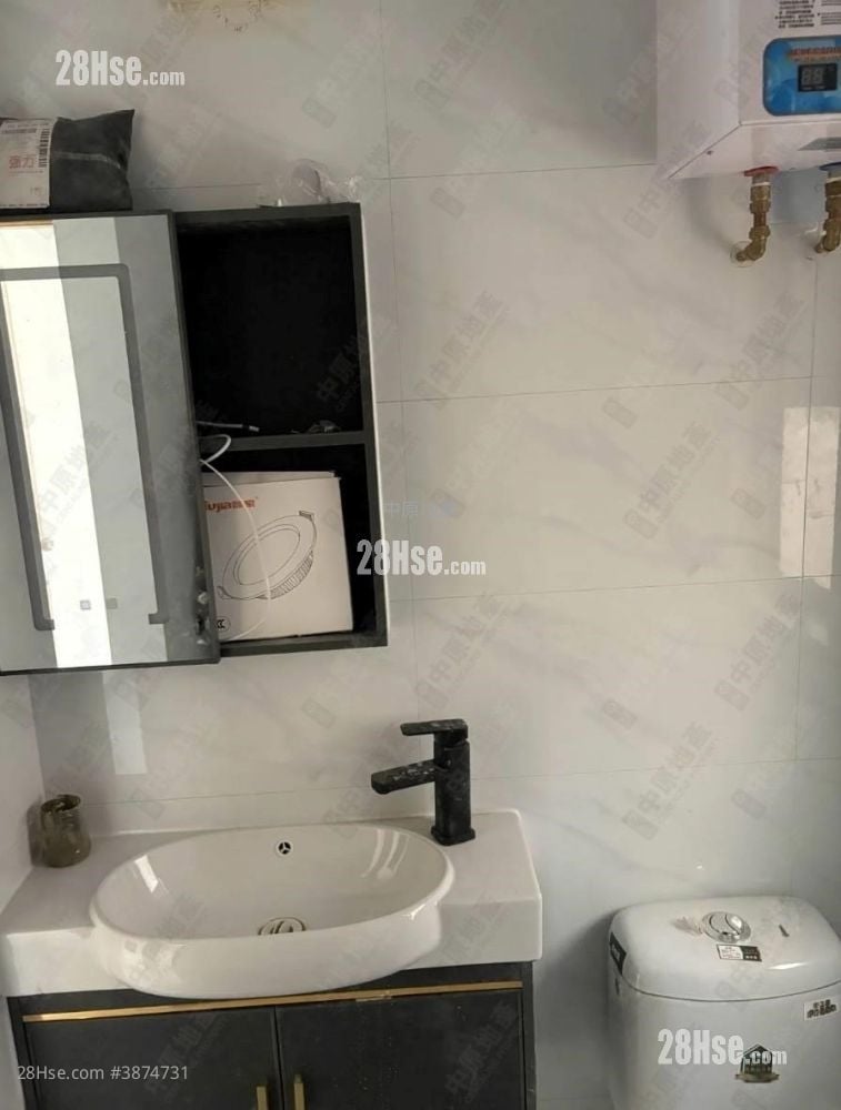 On Tak Building Sell 2 Bedrooms , 1 Bathroom 398 ft²