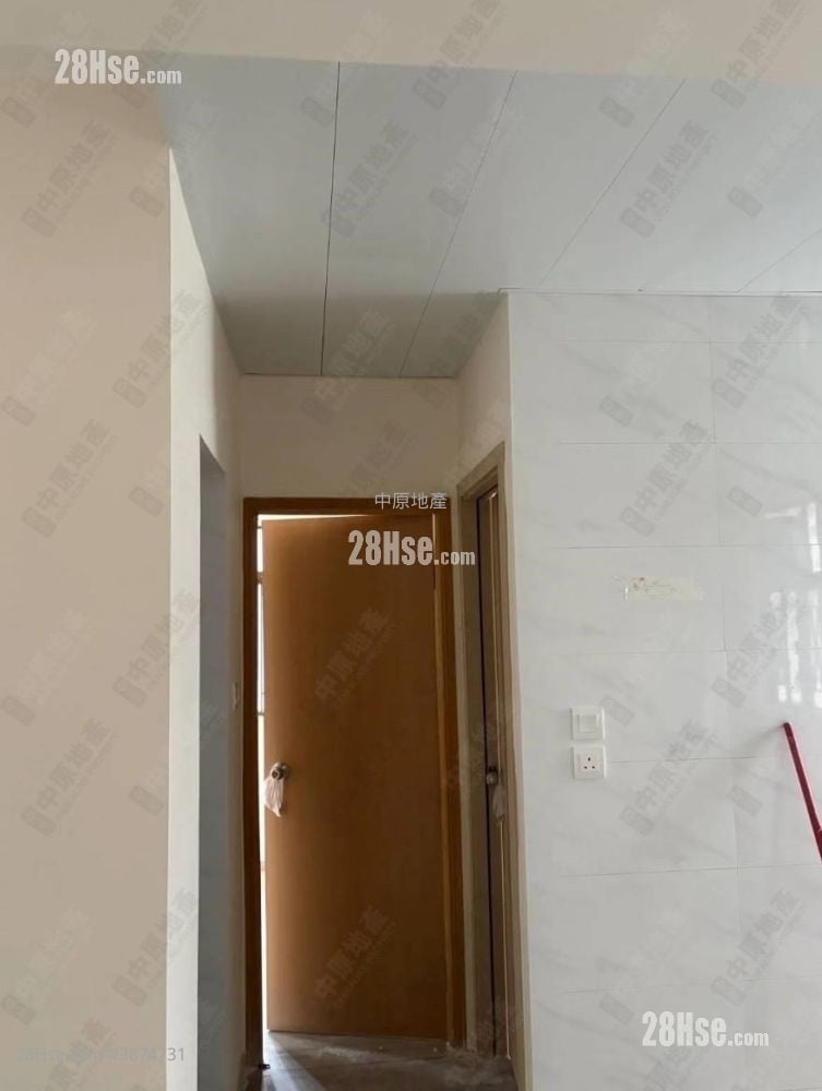 On Tak Building Sell 2 Bedrooms , 1 Bathroom 398 ft²