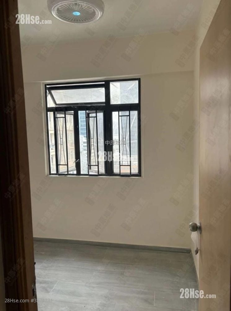 On Tak Building Sell 2 Bedrooms , 1 Bathroom 398 ft²
