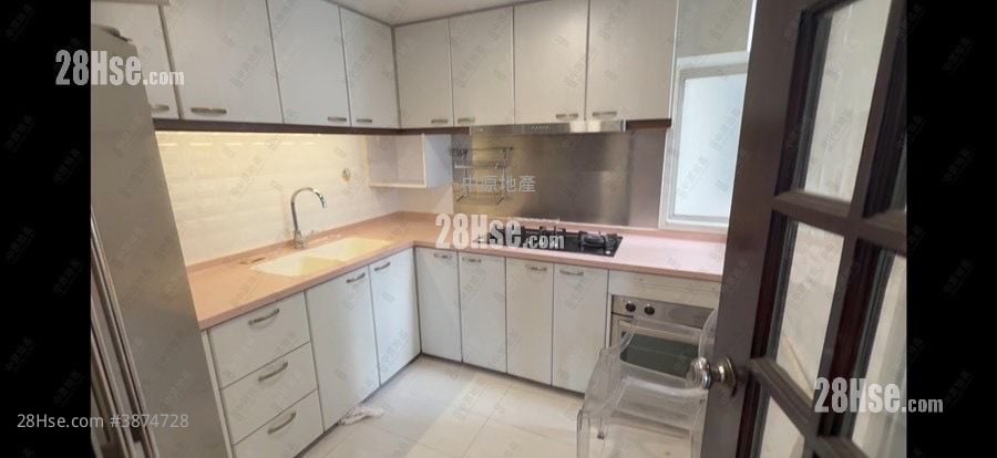 Kingswood Villas Sell 4 Bedrooms , 3 Bathrooms 1,243 ft²