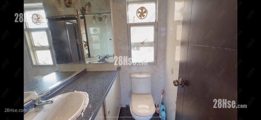 Kingswood Villas Sell 4 Bedrooms , 3 Bathrooms 1,243 ft²