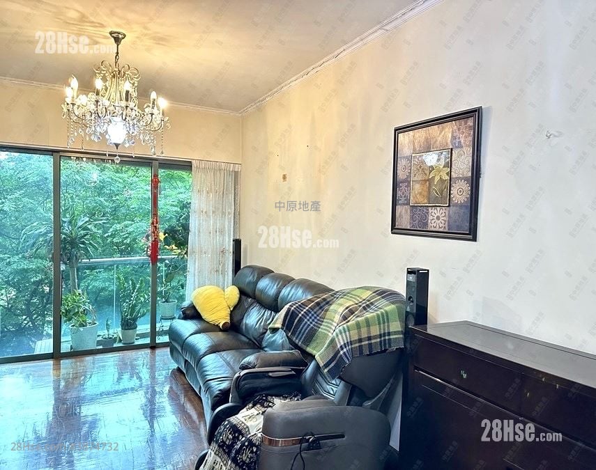 Woodland Crest Sell 3 Bedrooms , 3 Bathrooms 942 ft²